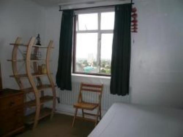 			2 Bedroom, 1 bath, 1 reception Flat			 Hillgrove Road, SWISS COTTAGE
